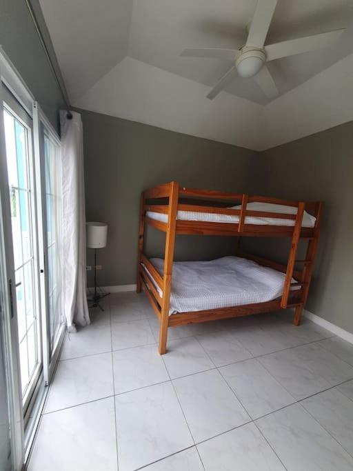 Orange Bay Townhouse By The Bay, Little Bay Country Club ,Negrilヴィラ エクステリア 写真
