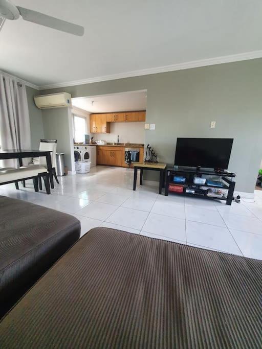 Orange Bay Townhouse By The Bay, Little Bay Country Club ,Negrilヴィラ エクステリア 写真