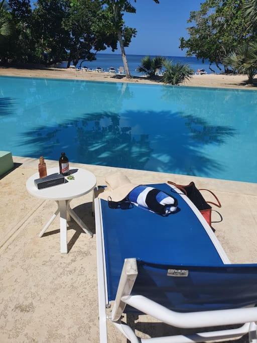 Orange Bay Townhouse By The Bay, Little Bay Country Club ,Negrilヴィラ エクステリア 写真