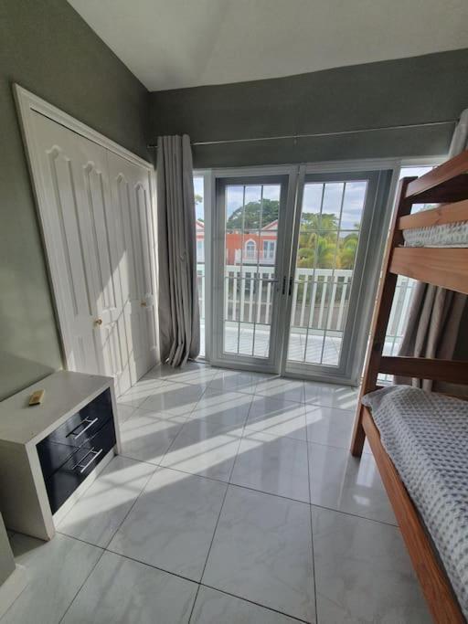 Orange Bay Townhouse By The Bay, Little Bay Country Club ,Negrilヴィラ エクステリア 写真