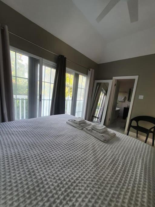 Orange Bay Townhouse By The Bay, Little Bay Country Club ,Negrilヴィラ エクステリア 写真