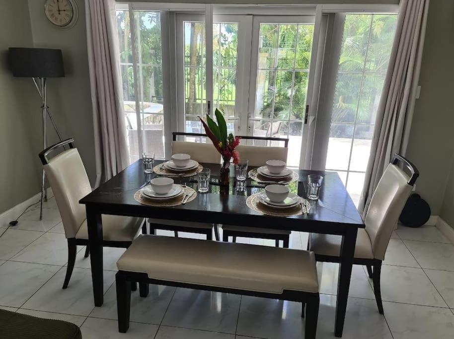 Orange Bay Townhouse By The Bay, Little Bay Country Club ,Negrilヴィラ エクステリア 写真